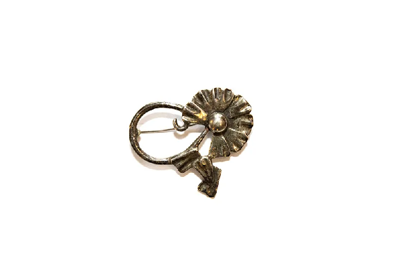 McCLELLAND BARCLAY Repoussé Art Deco Sterling Silver Loop Flower Brooch